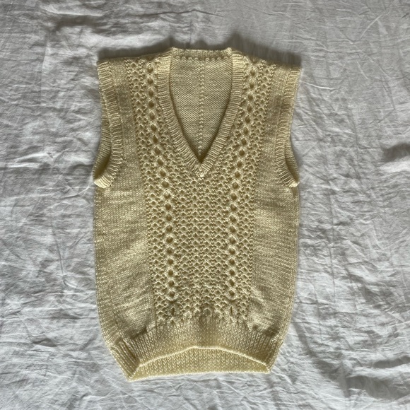 vintage cream sweater vest - Picture 1 of 2